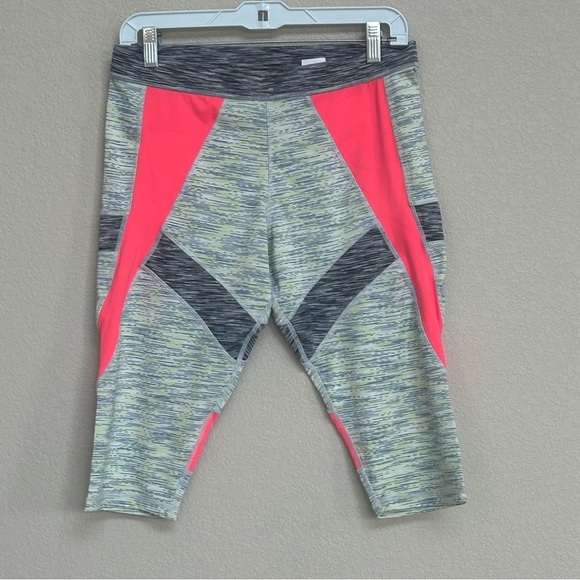 MINKPINK MOVE Cropped Capri Rear Zipper Pocket Pink Grey Athletic Leggings Large - Picture 1 of 6